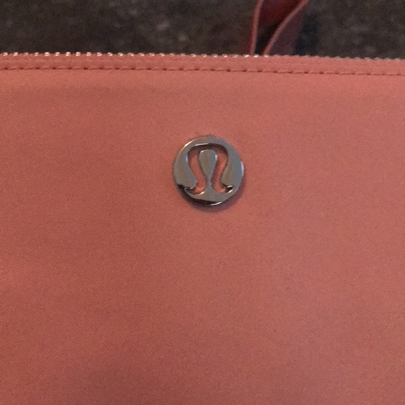 Lululemon now and always pouch - Picture 10 of 11